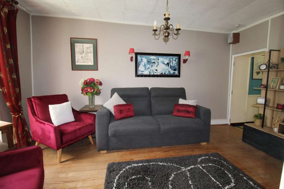 Maison 139 m² à Puyravault  - photo 3