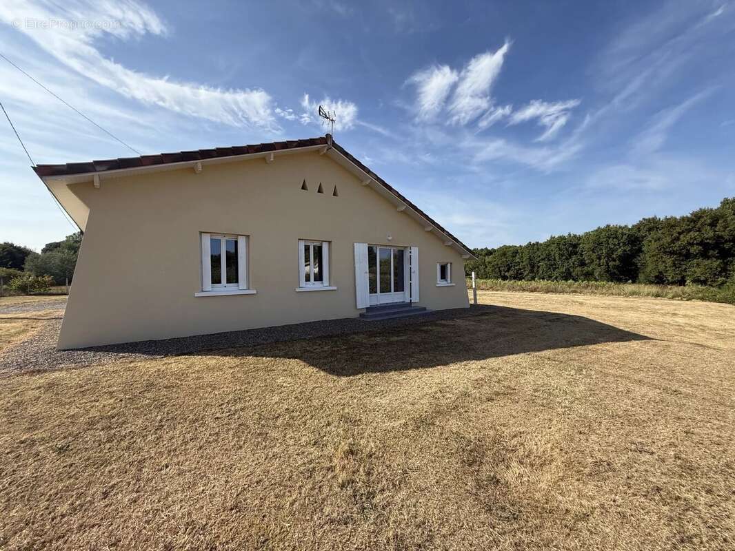 Maison T4 neuve de plain pied avec garage sur 1827m2 de terrain, proche Nogaro - photo 2