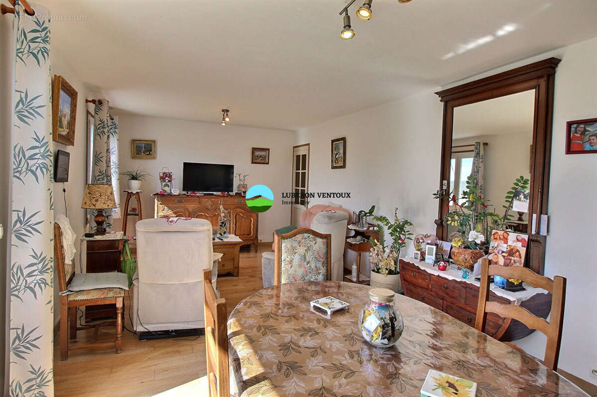 Maison à MAZAN
