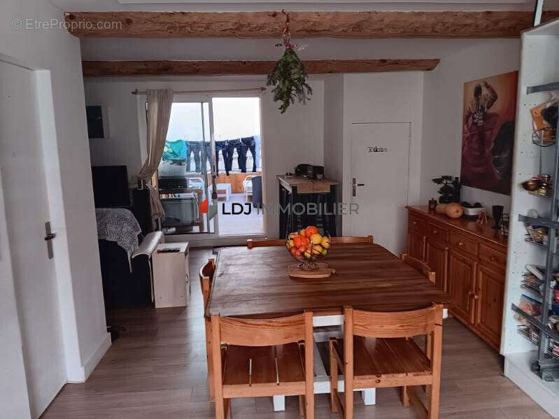 Maison à SAINT-LAURENT-DE-LA-SALANQUE