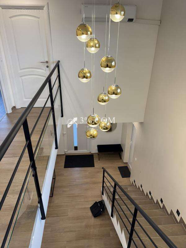 3%COM Belle maison d'architecte  4 chambres et 2 salles de b - photo 8