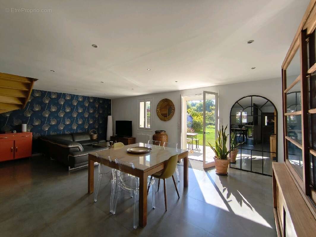 Maison à NESLES-LA-VALLEE