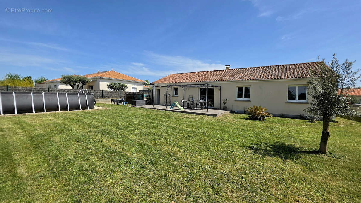 Maison à CERNUSSON