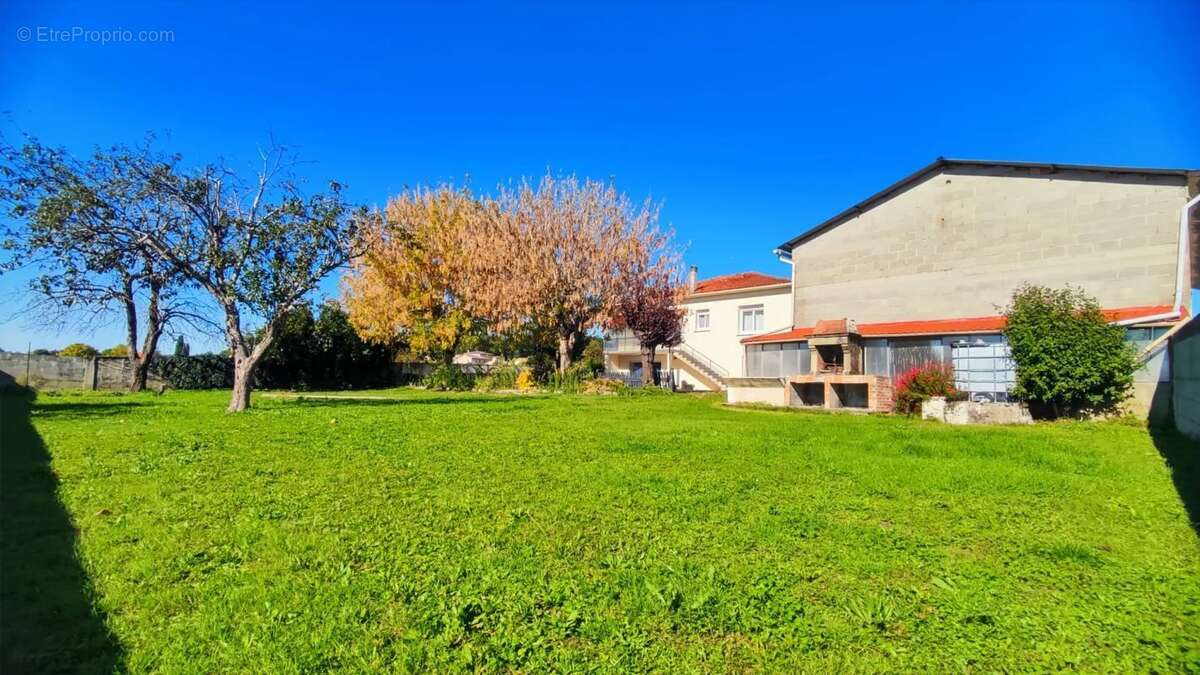 Maison à TROIS-PALIS