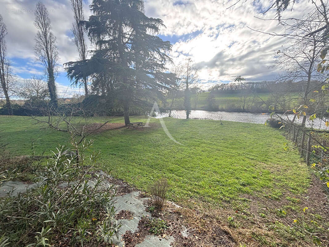 Terrain à VILLIERS-CHARLEMAGNE