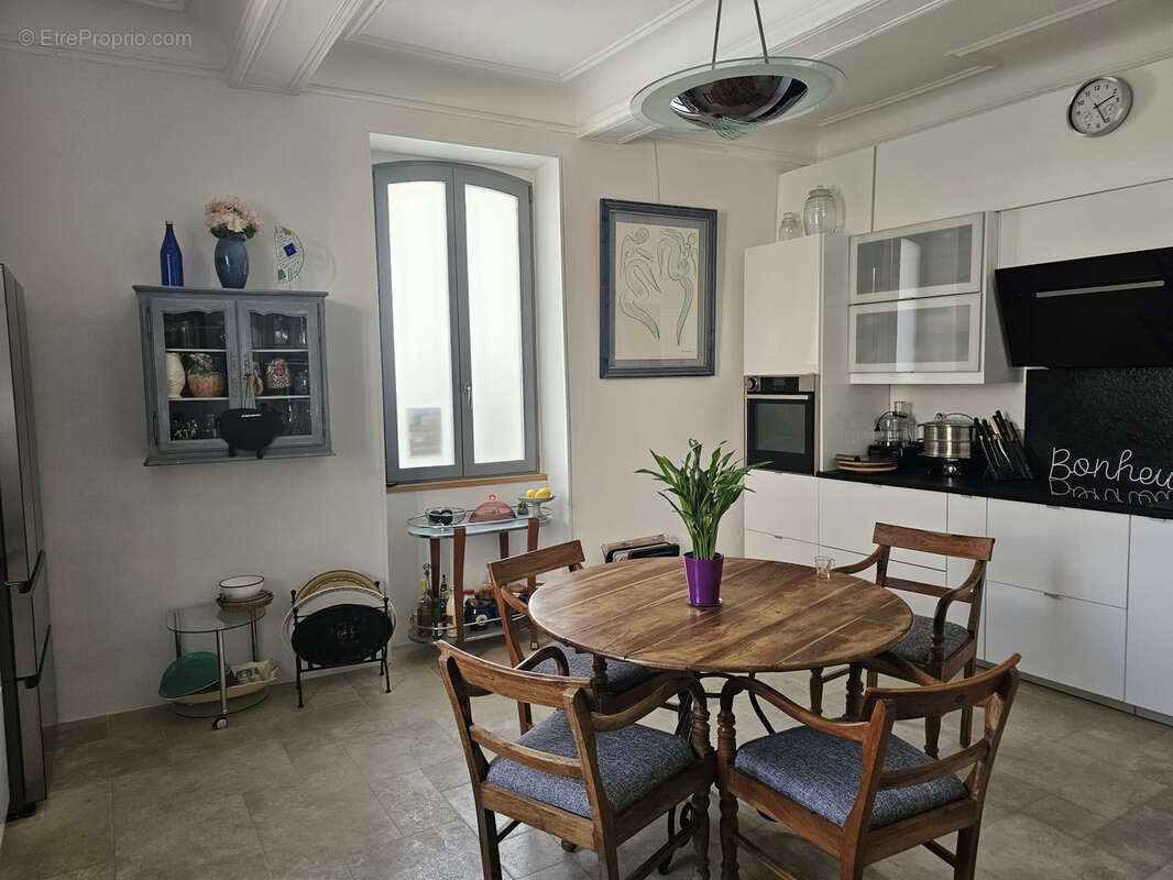Maison à LA ROQUE-D'ANTHERON