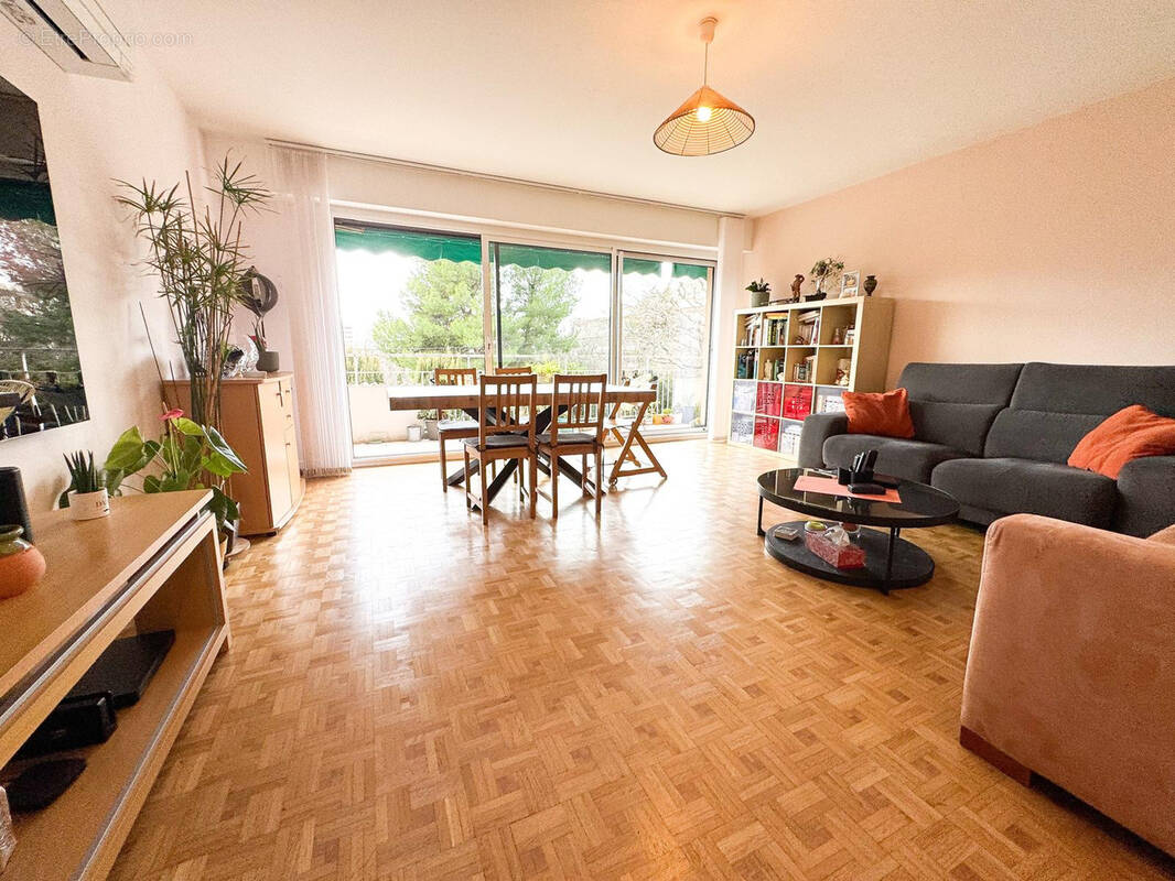 Appartement à MARSEILLE-9E