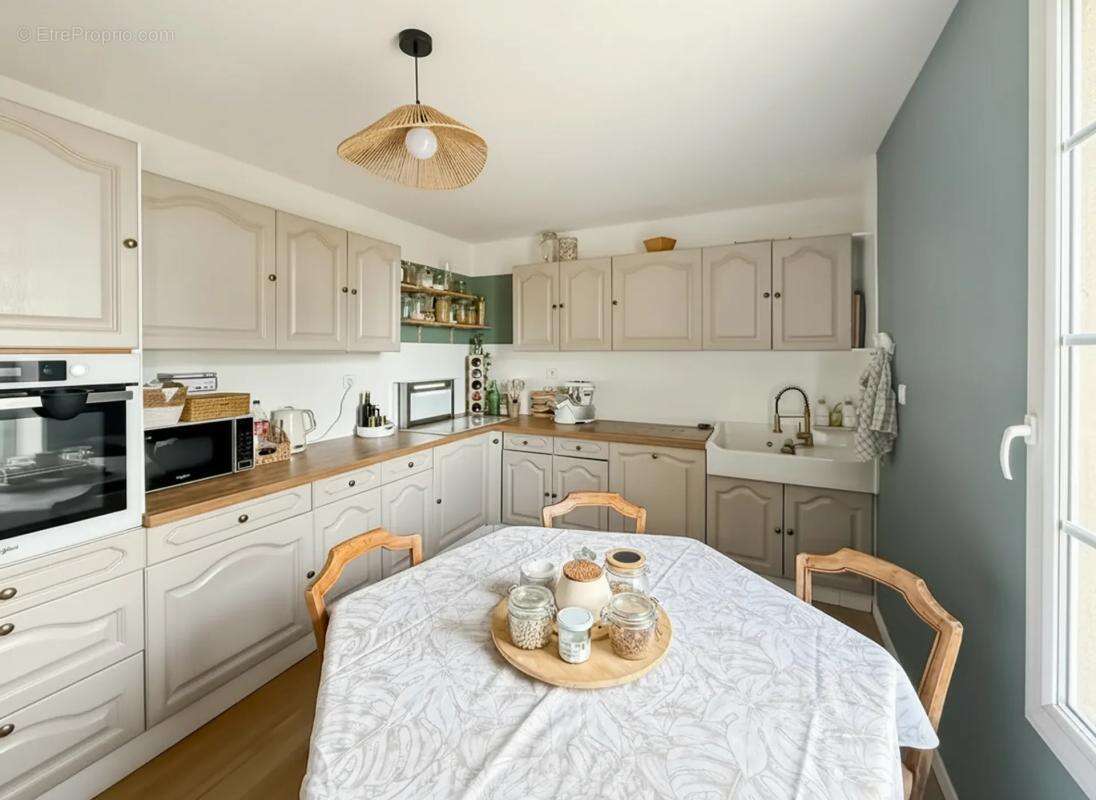 Maison de Maître 5 pièces 134 m² à Tronget avec Pré et Étables - photo 6