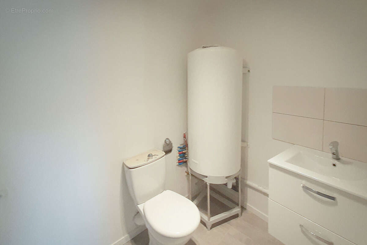 CARCASSONNE - VILLALBE Maison de village T5 104m² rénovée et déjà louée - photo 8