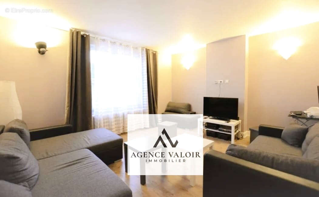 Appartement à REMILLY