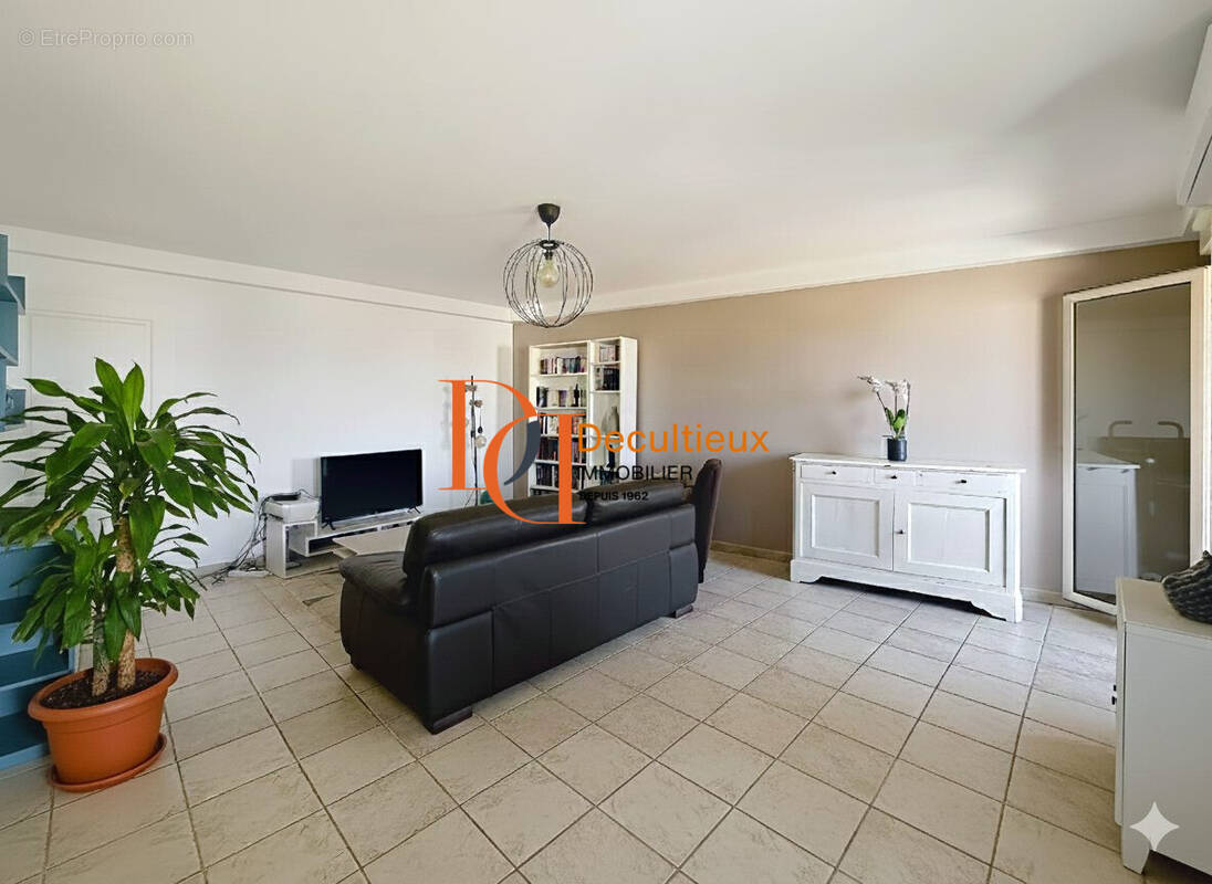 Appartement à CRAPONNE