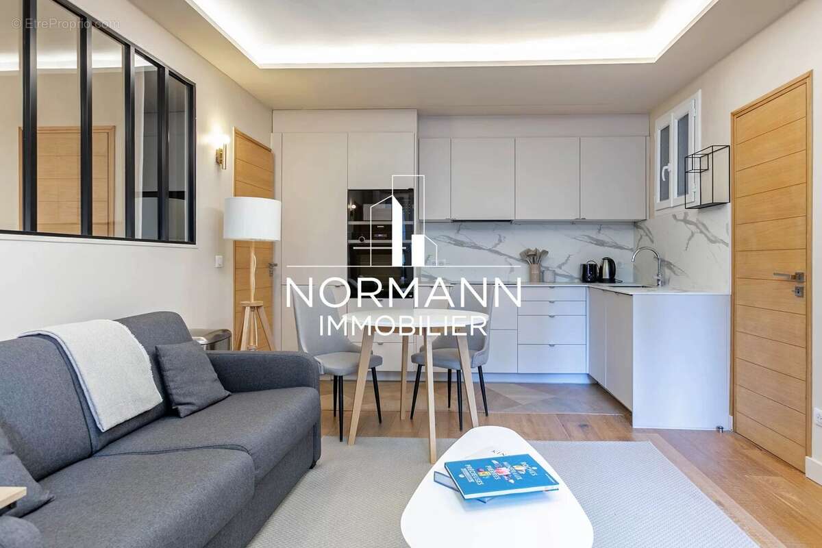 Appartement à PARIS-3E