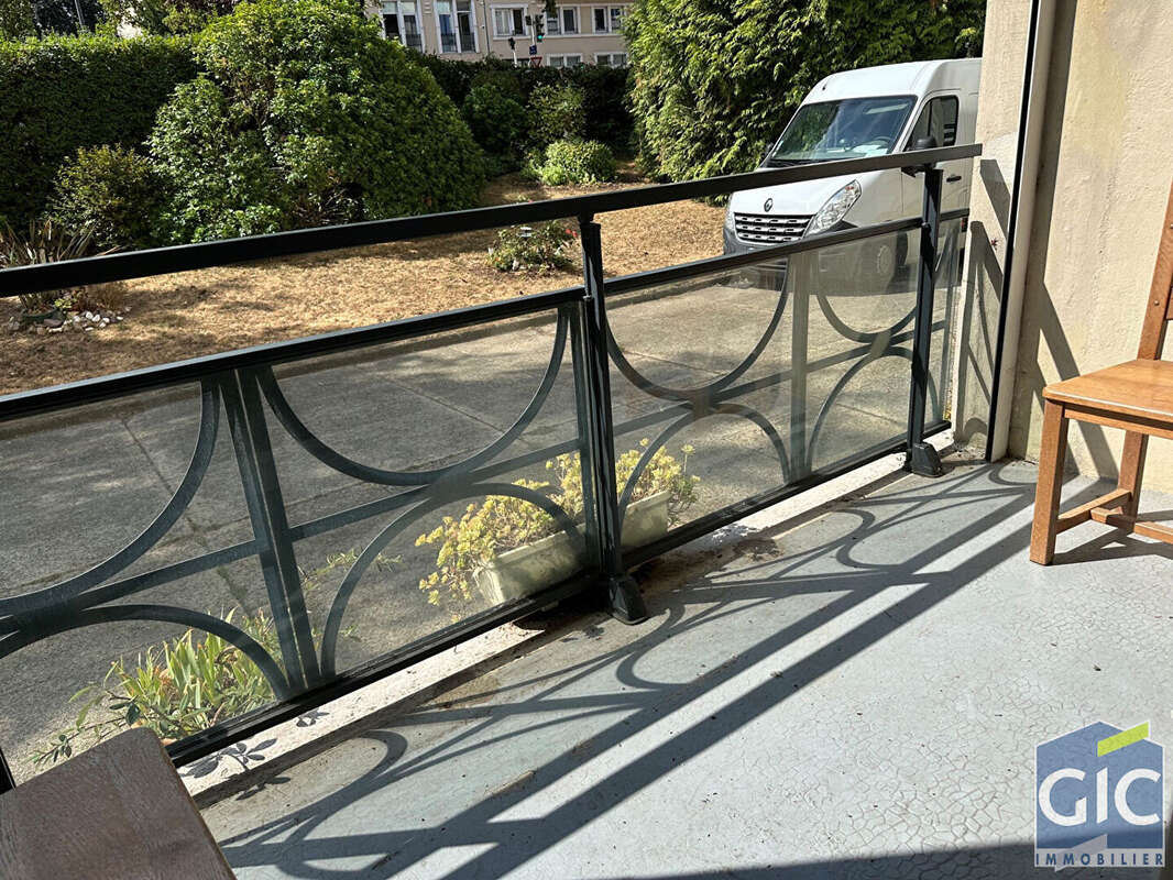 Rive droite 3pp avec balcon - photo 3