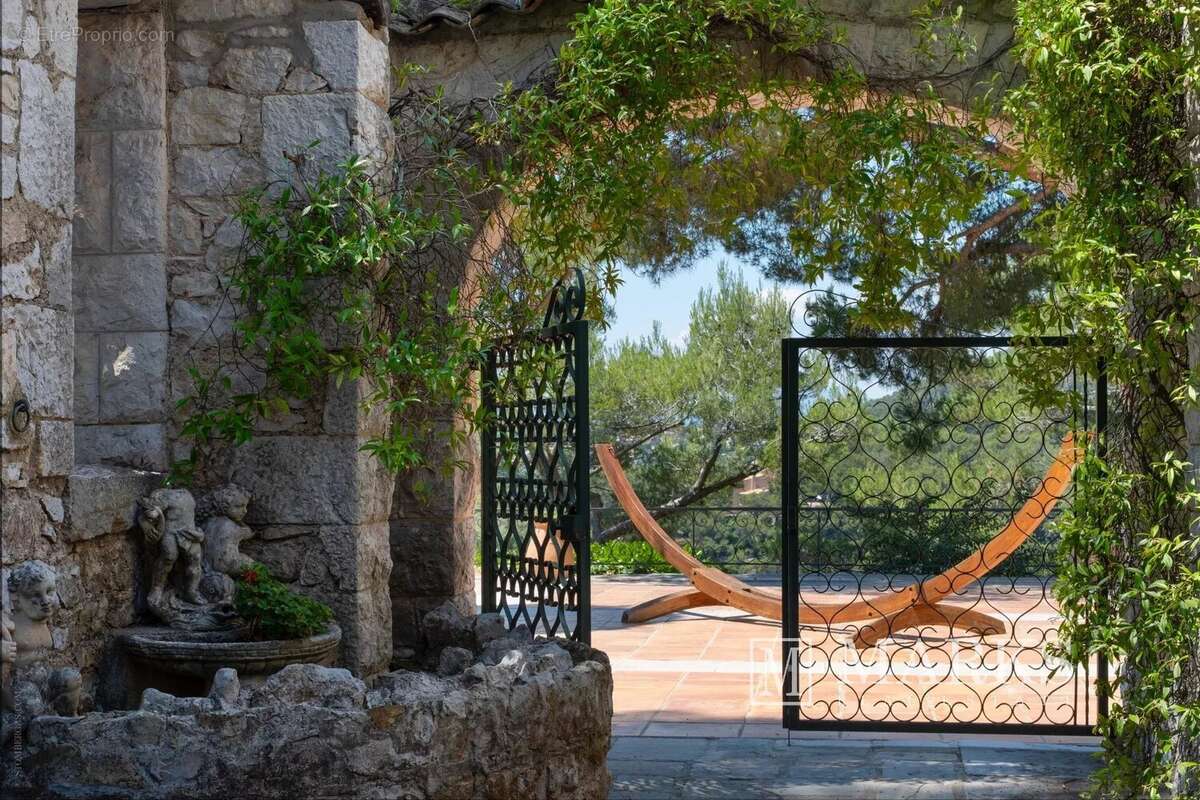 Maison à EZE