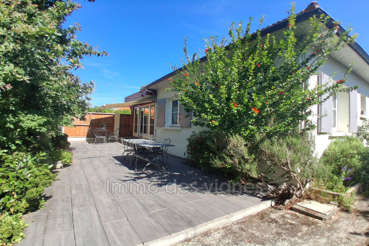 Maison à AMBARES-ET-LAGRAVE