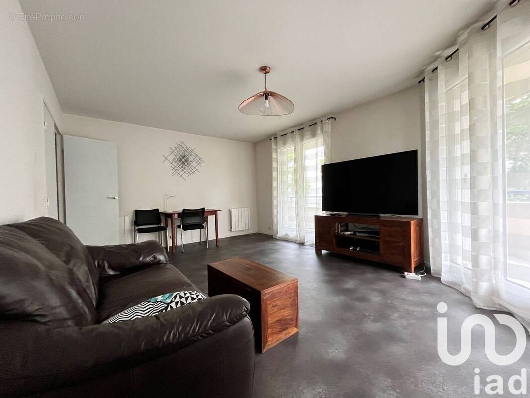 Photo 1 - Appartement à SURESNES