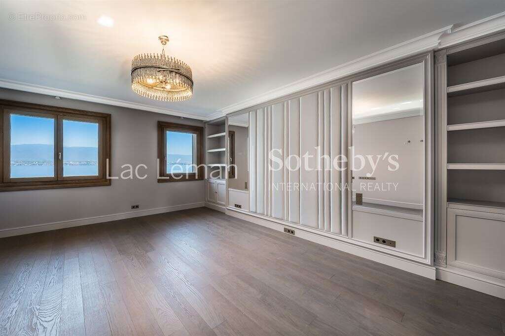 Maison à CHENS-SUR-LEMAN