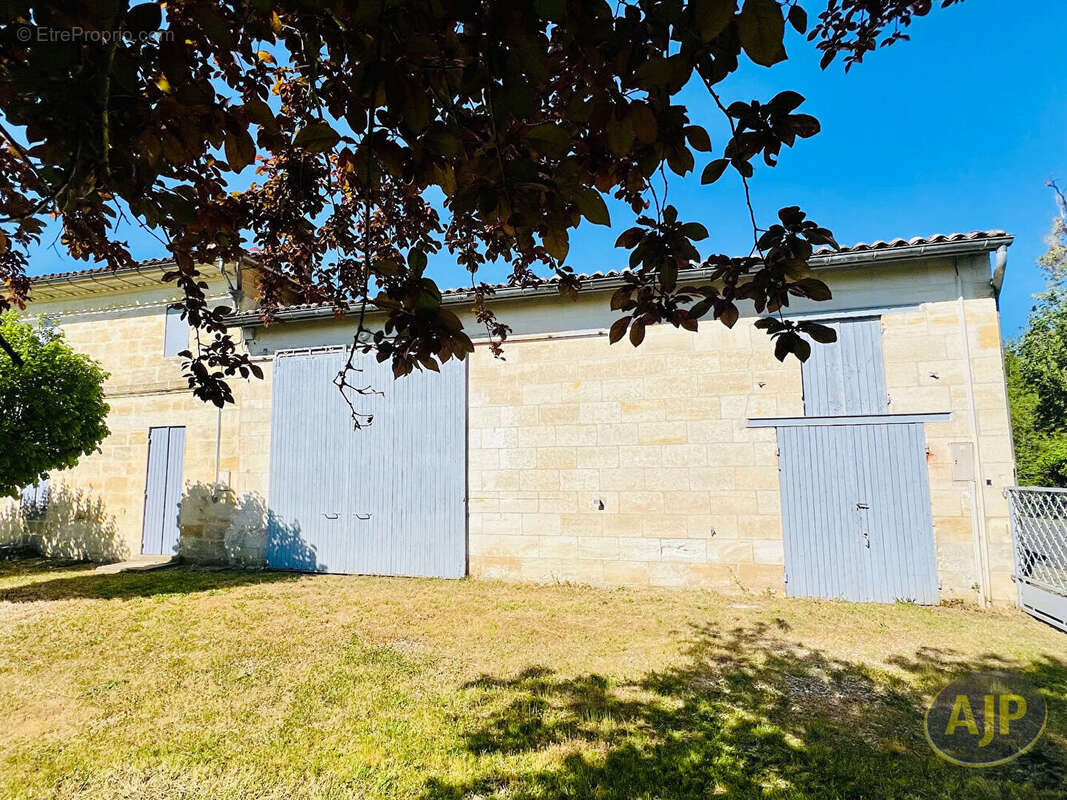 Maison à LALANDE-DE-POMEROL