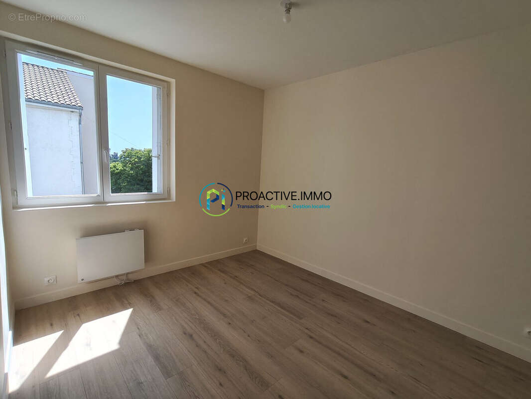 Appartement à VELINES