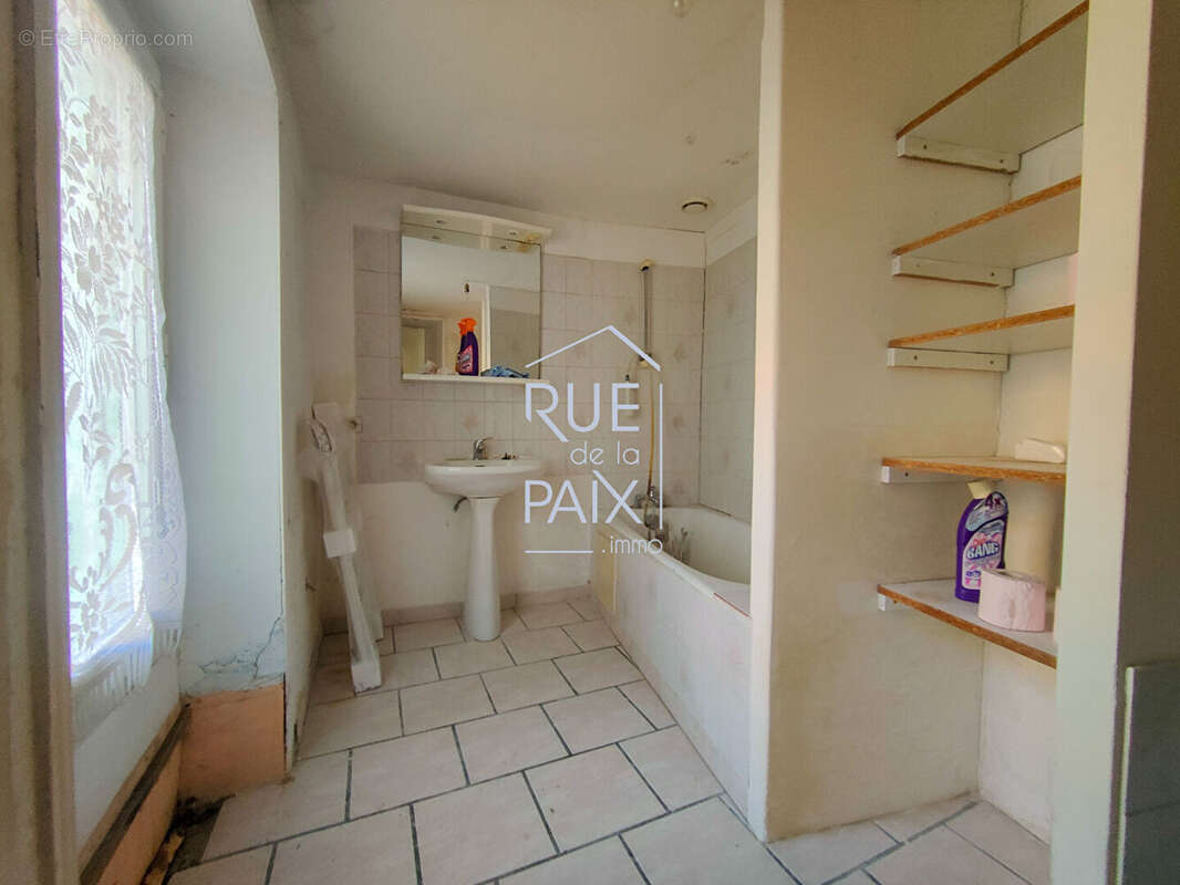 Maison Thure 3 pièce(s) 75 m2 - photo 5