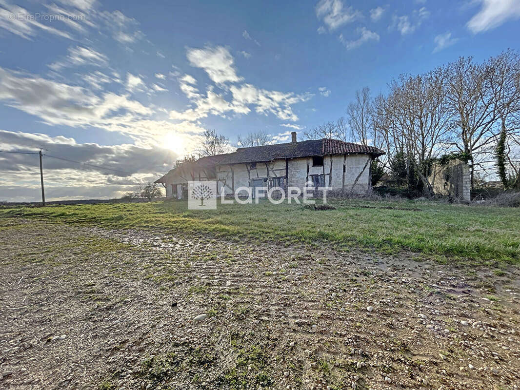 Maison à SAINT-JEAN-SUR-REYSSOUZE