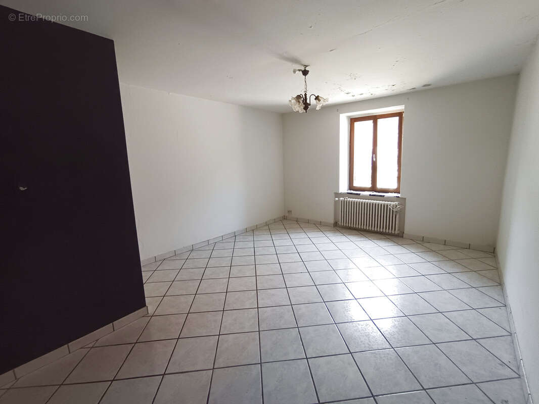Maison à PLANCHER-BAS