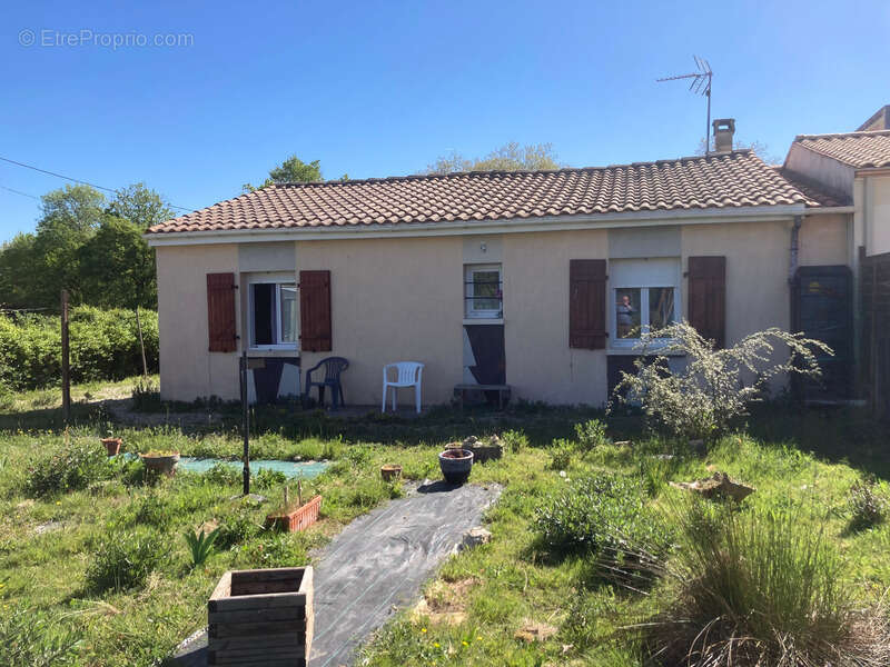Maison à FONTCOUVERTE