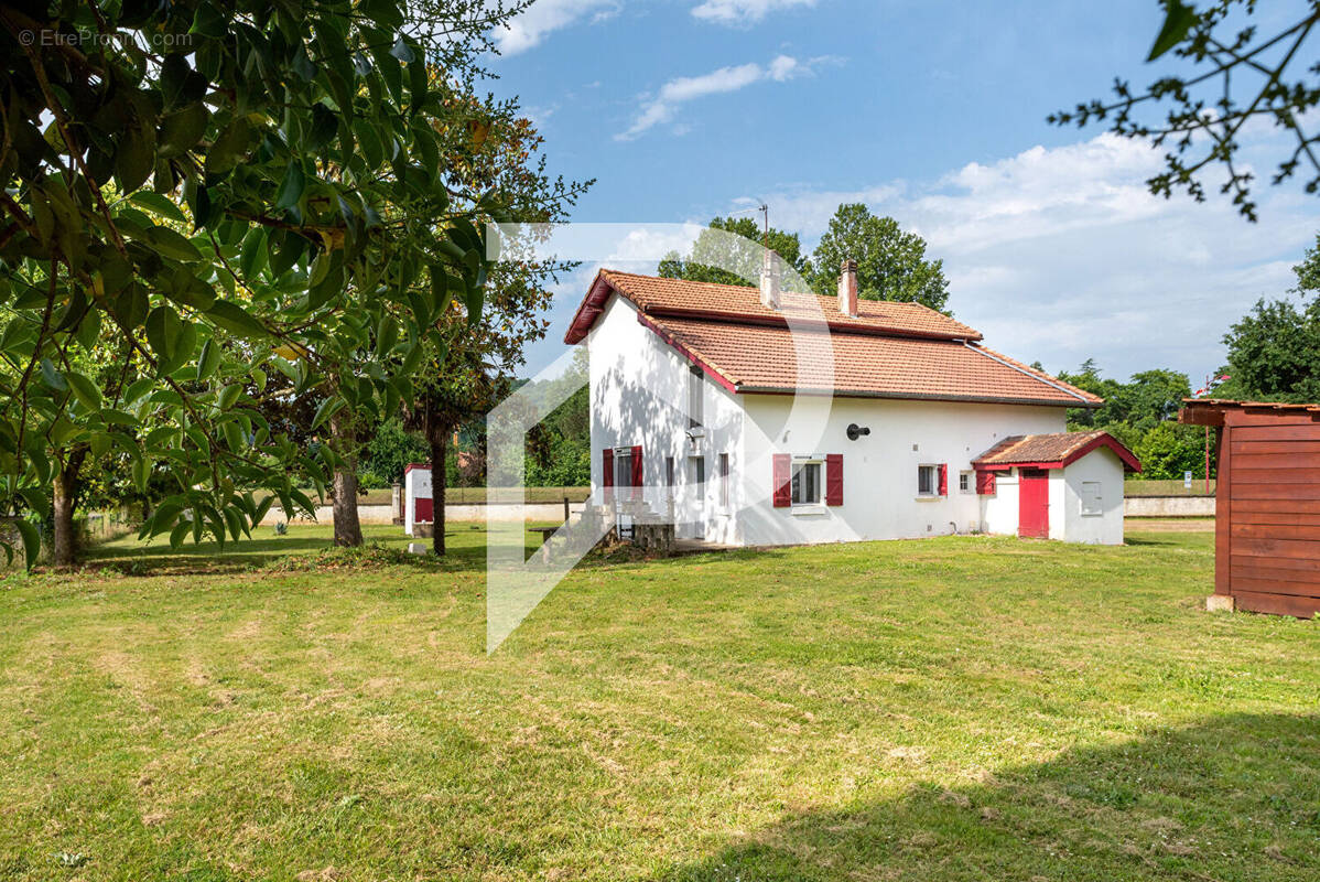 Maison à AIRE-SUR-L'ADOUR