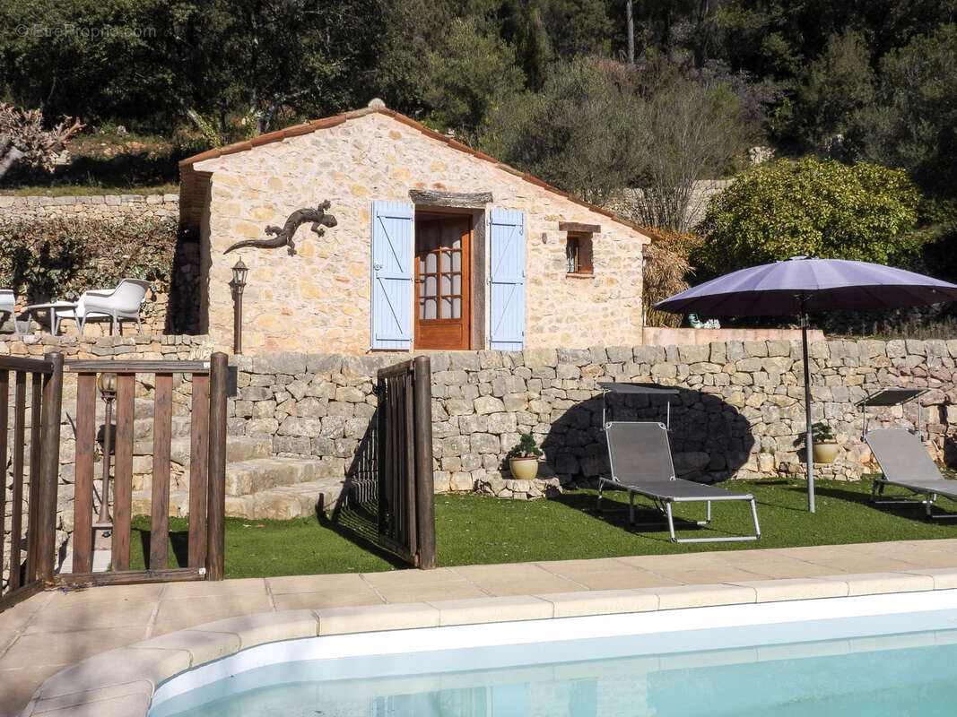 Maison à ENTRECASTEAUX