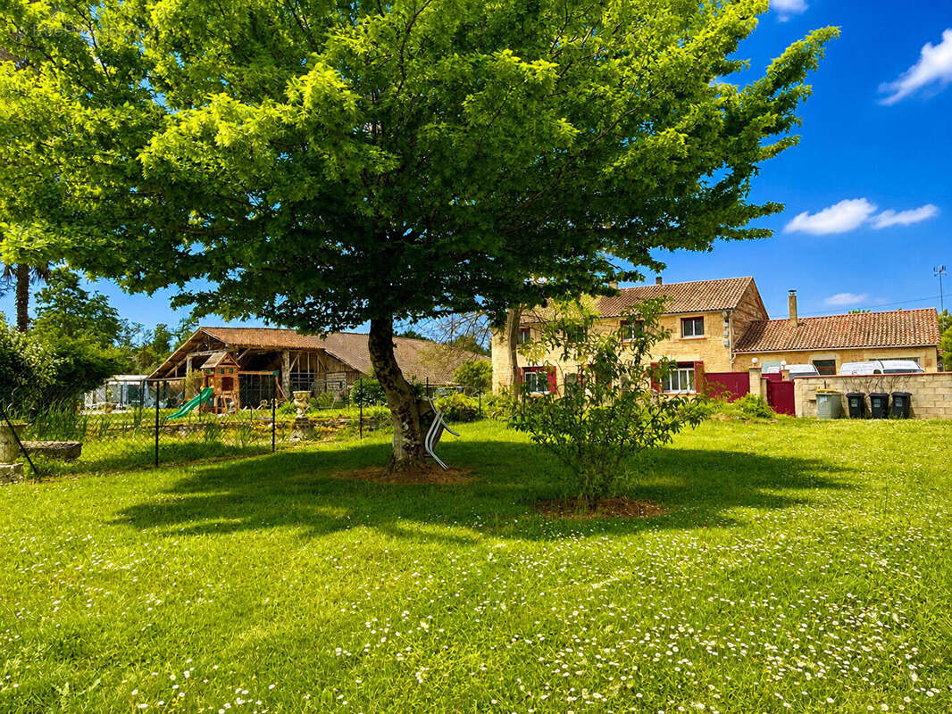 Maison à SAINTE-LIVRADE-SUR-LOT