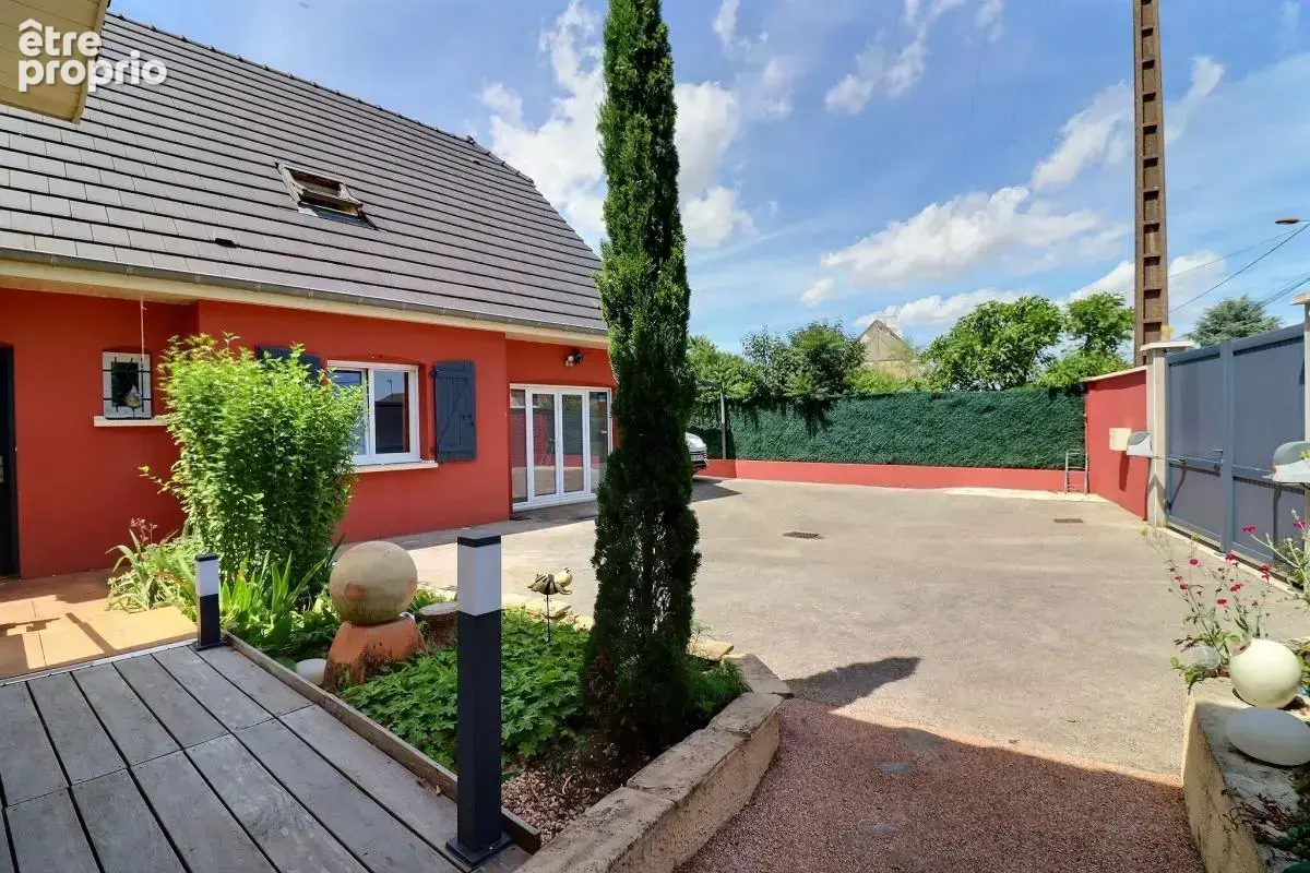 Maison familiale de 154 m² bénéficiant d'une construction indépendante de 53 m², piscine chauffée et multiples possibilités - photo 16