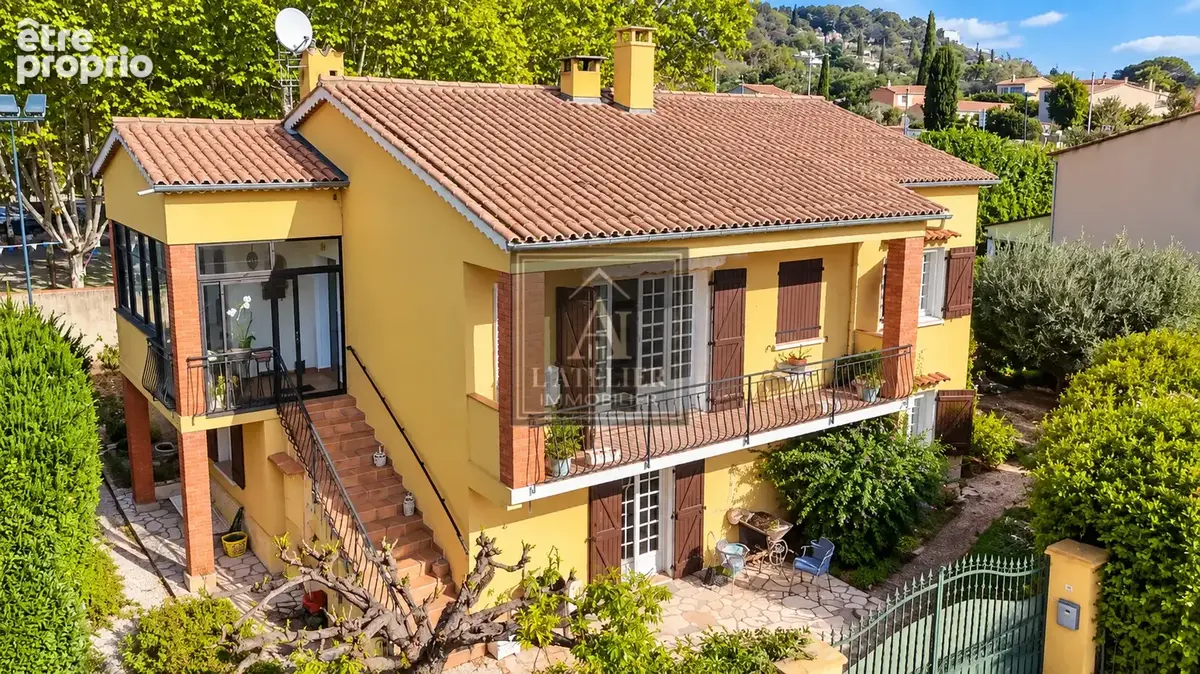 Maison de 150 m2 avec deux logements indépendants, garage et terrain de 644 m2 - photo 15
