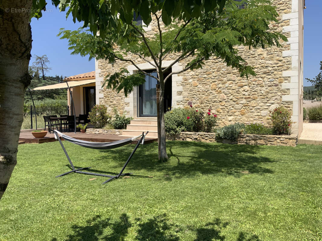 Bastide récente dans village tous commerces. - photo 7