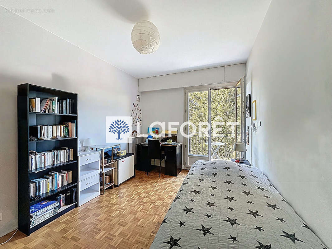 Appartement à SAINT-NOM-LA-BRETECHE