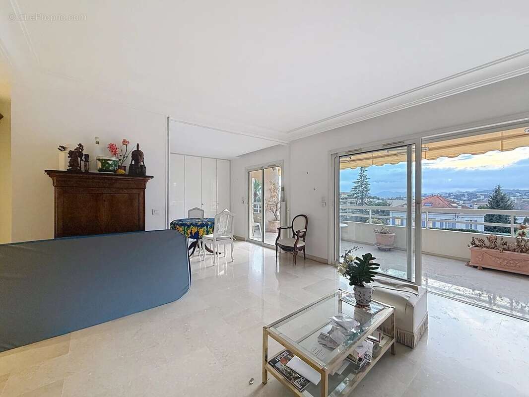 Appartement à LE CANNET
