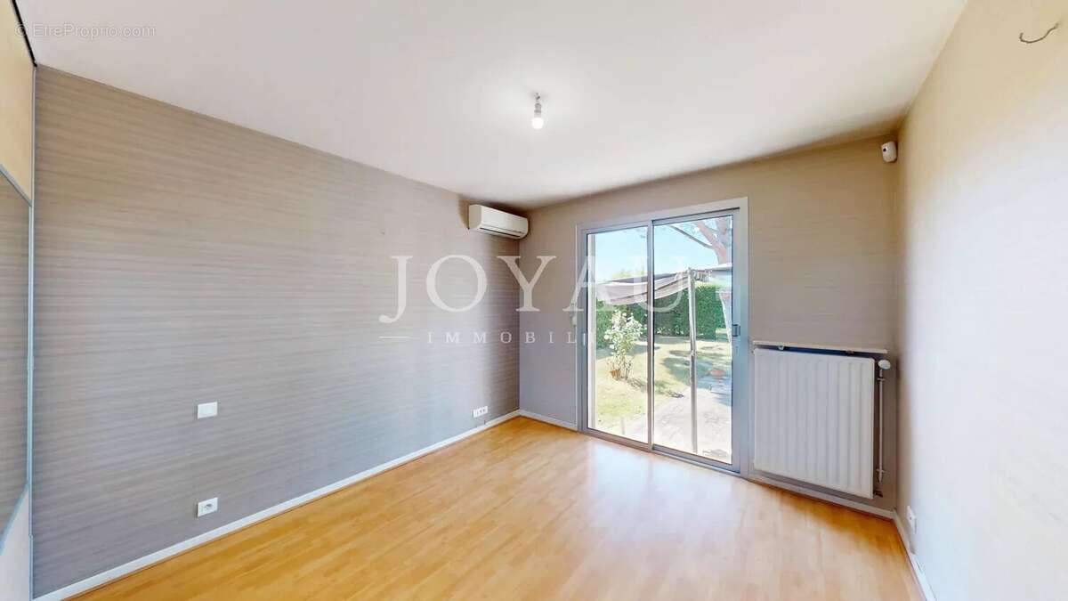 Commerce à TOURNEFEUILLE