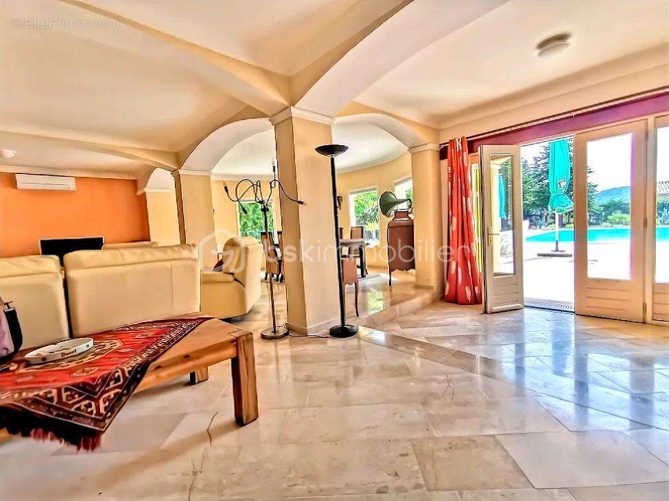 Maison à VALLON-PONT-D'ARC