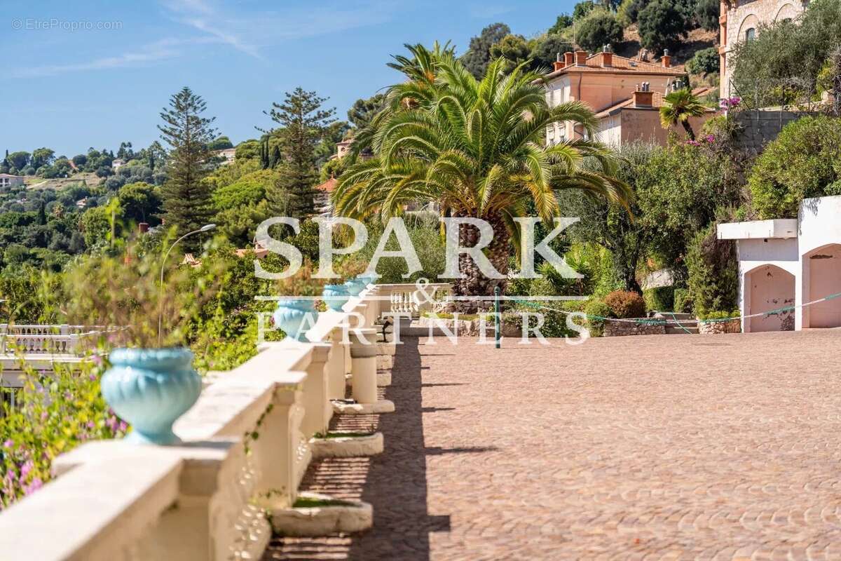 Appartement à BEAULIEU-SUR-MER