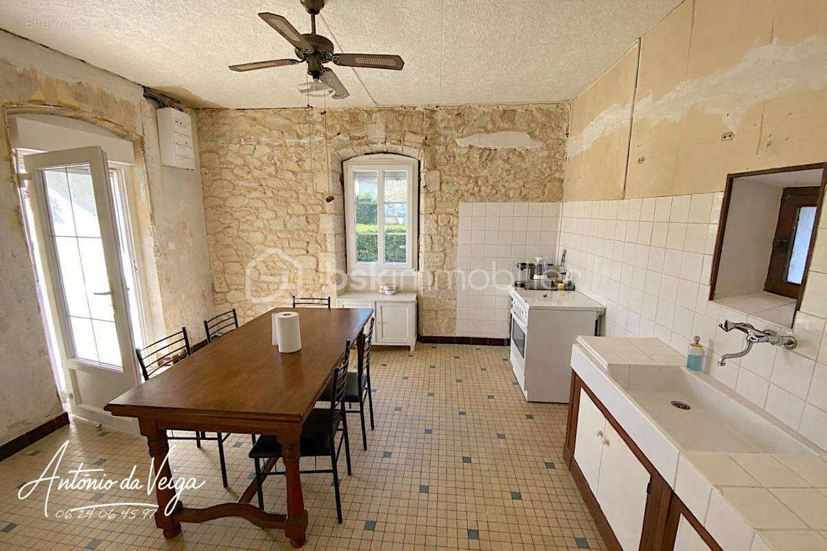   Authentique Maison de Garde-Barrière avec Terrain et Dépendances - photo 2