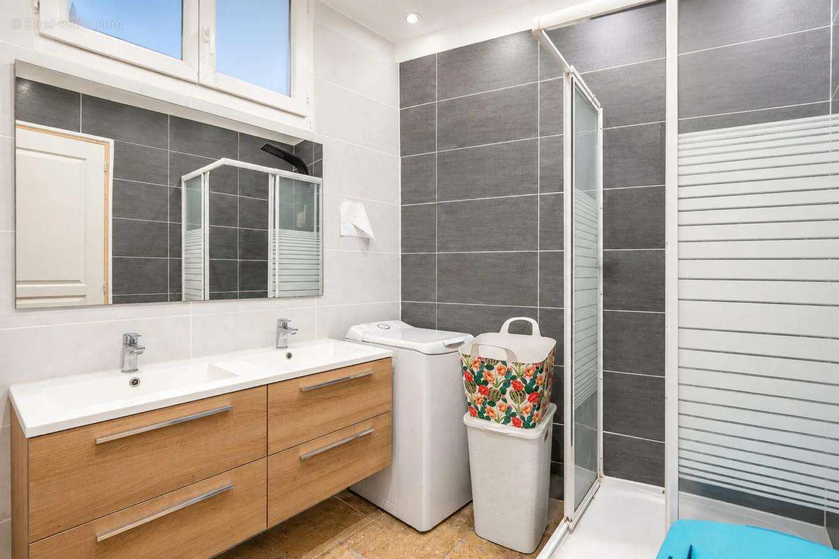 Appartement de 4 pièces de 118 m² à Nîmes - photo 10