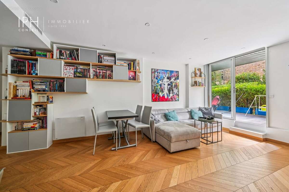 Appartement à NEUILLY-SUR-SEINE