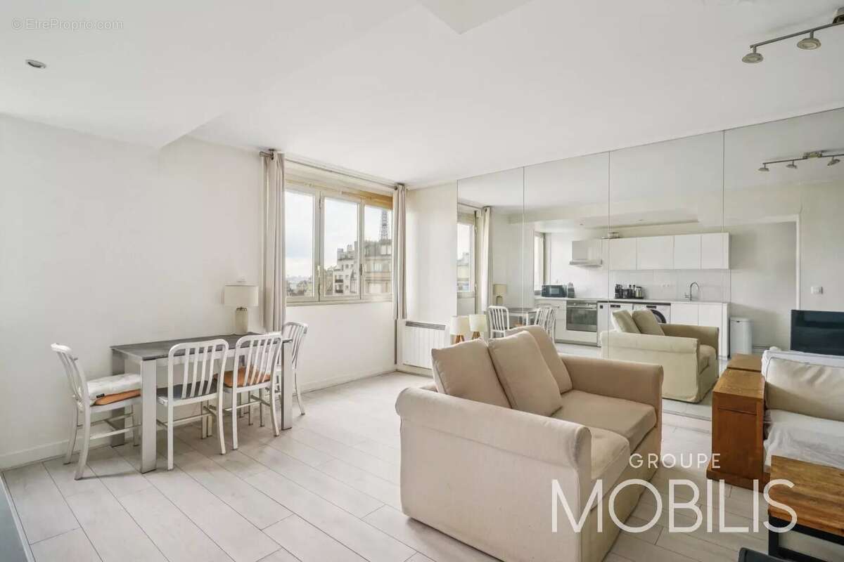 Appartement à PARIS-16E