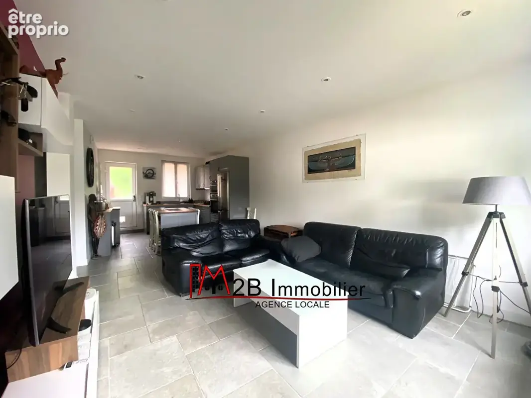 F3 renove avec terrasses - photo 3