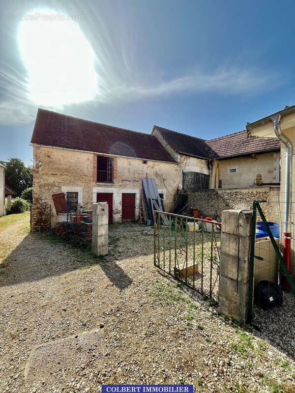 Maison ancienne avec dépendances   Idéale première acquisition ou investissement locatif - photo 8