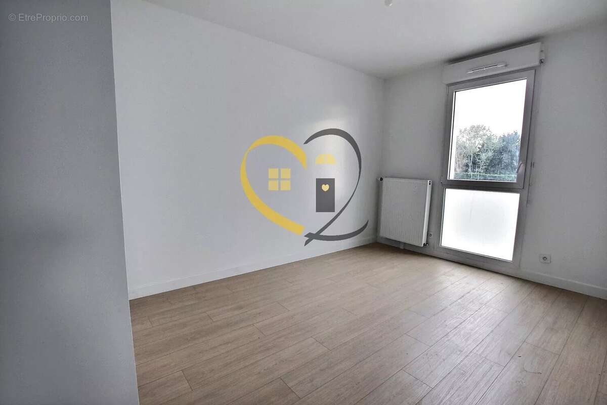 Maison à SAINT-JEAN-DE-BRAYE