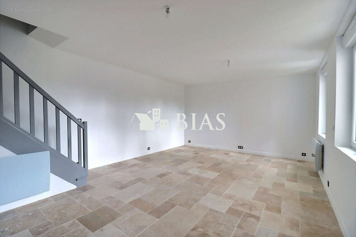 Maison 110 m² à Pont-L'eveque  - photo 3