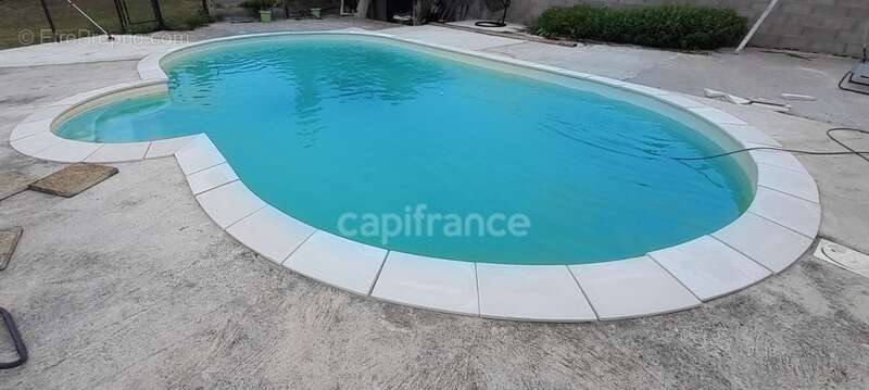 Superbe longère 269m² avec piscine et dépendances sur 1,5 Hectare - photo 4