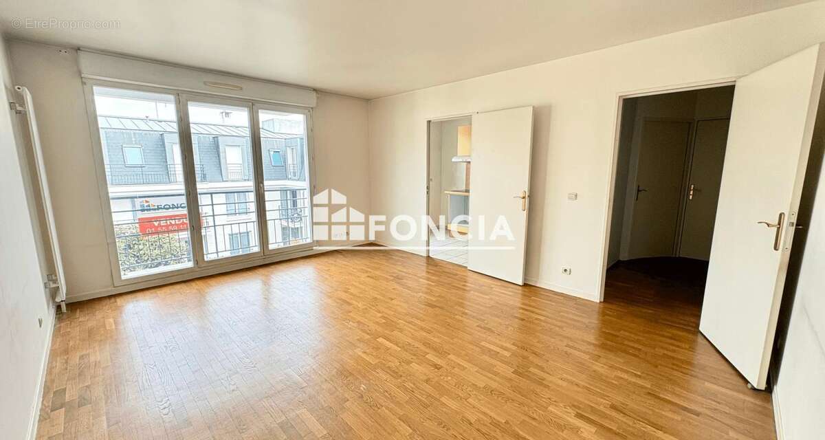 Appartement à FRESNES
