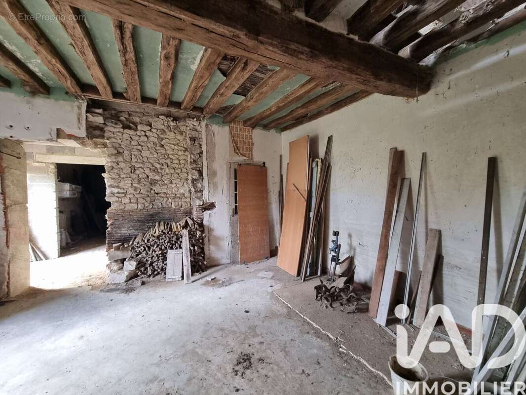 Maison 253 m² à Laroche-Saint-Cydroine  - photo 6