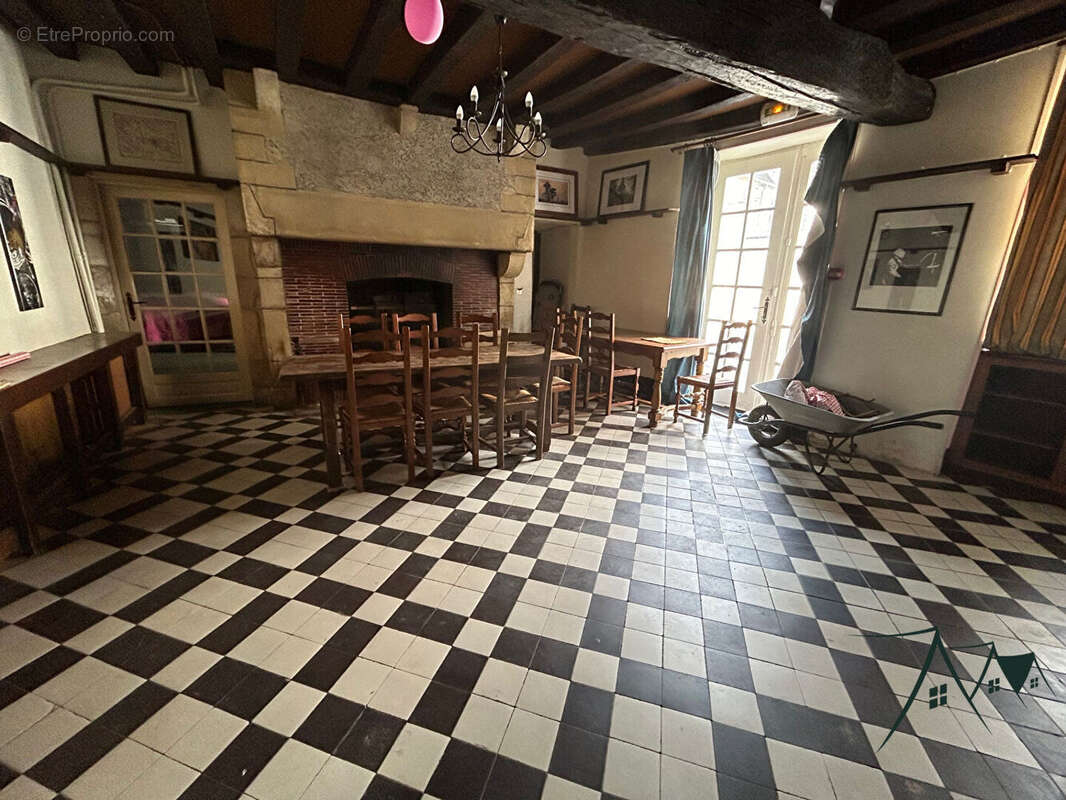 Appartement à SAINT-AMAND-MONTROND